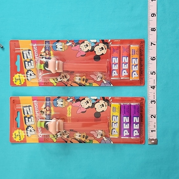 BNIB Disney Goofy Pez Dispenser with Candy - Picture 7 of 8